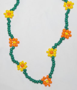 Daisy Chain: Alternating Yellow and Orange Flowers