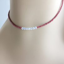 iridescent-red-seed-bead-choker-seven-crystals