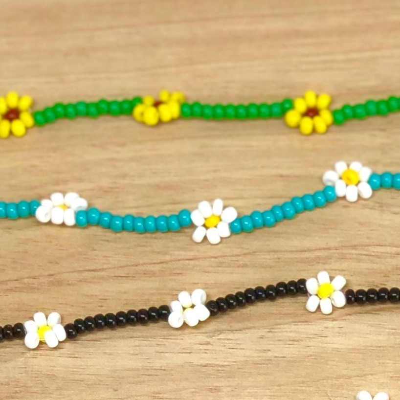 Daisy Chain Beaded Friendship Bracelet - Craft Project Ideas