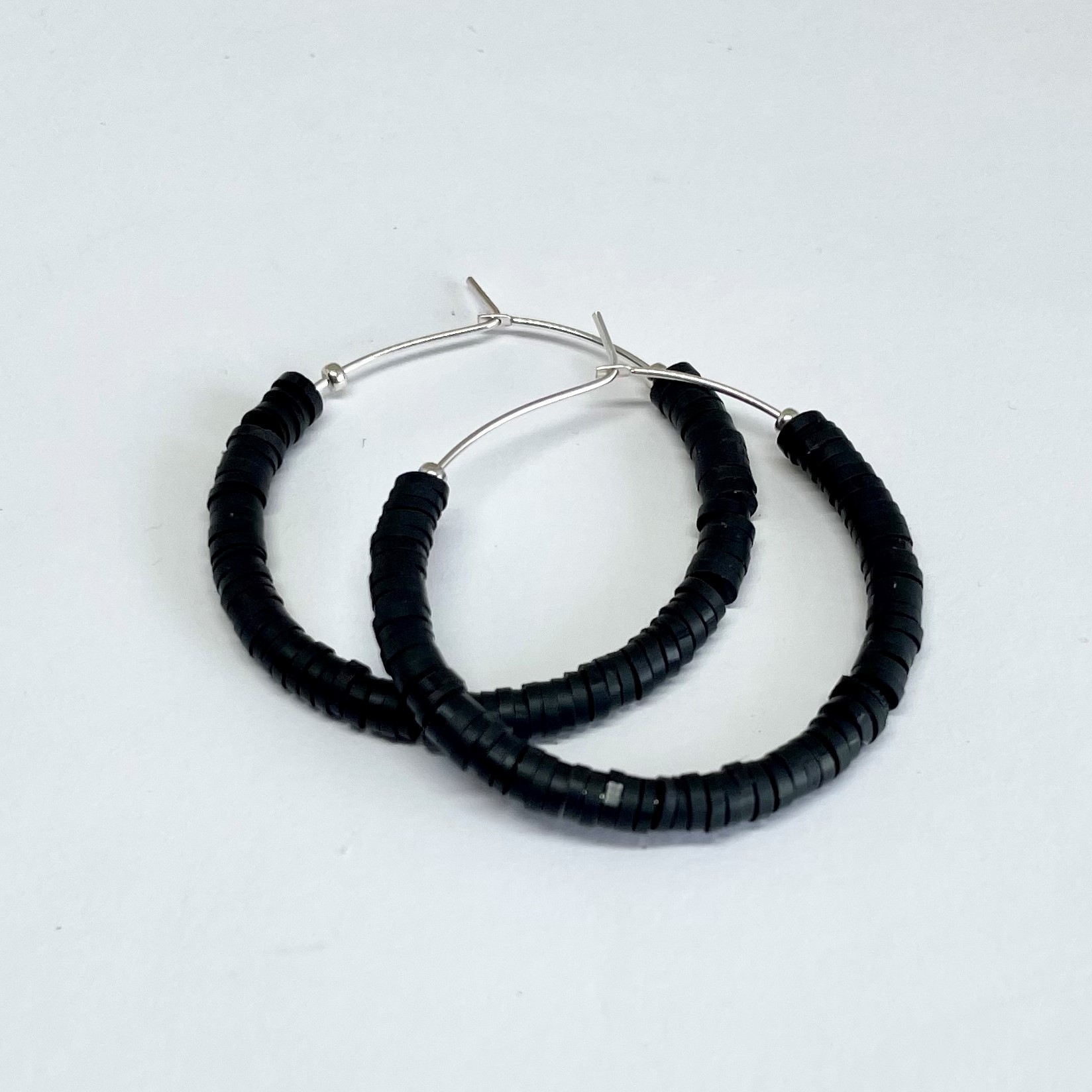 geef de bloem water regeling Bestaan Hoop Earrings/ Clay Heishi Popular Trendy Hand Beaded Made in Usa – Just  Bead It